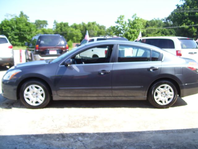 Nissan Altima 2011 photo 2