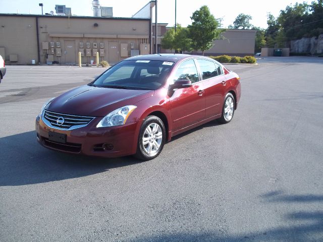 Nissan Altima 2011 photo 1