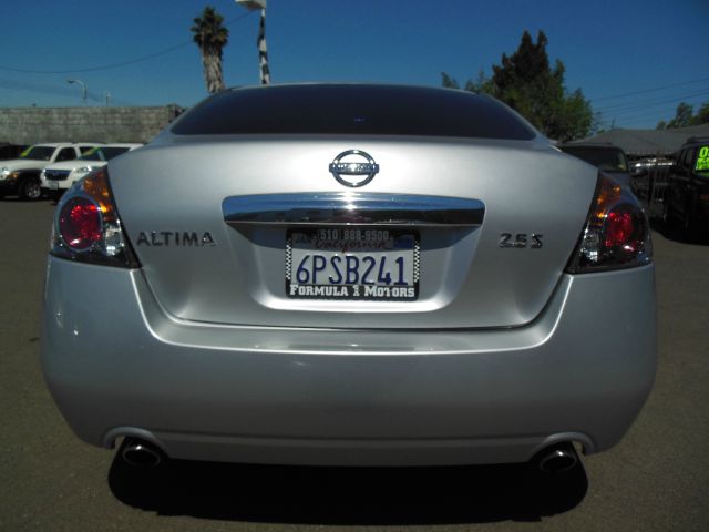 Nissan Altima Pickupslt Quad Cab SWB 4WD 4x4 Truck Sedan