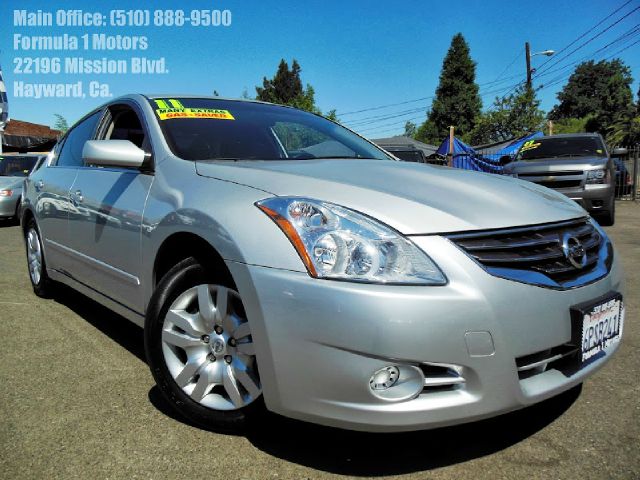 Nissan Altima 2011 photo 1