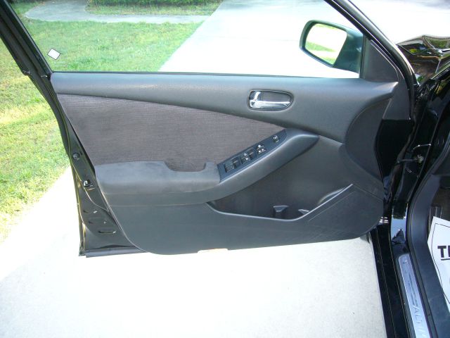 Nissan Altima 2011 photo 21