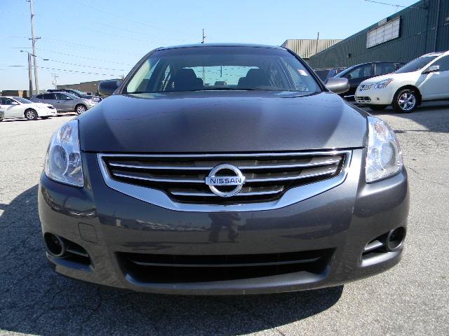 Nissan Altima 2011 photo 1