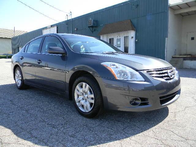 Nissan Altima 2011 photo 2