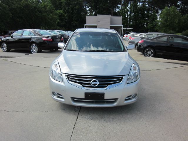 Nissan Altima 2011 photo 1