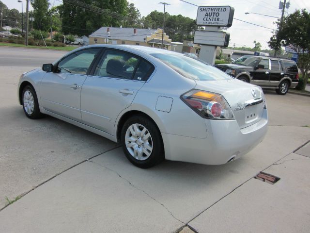 Nissan Altima 2011 photo 2