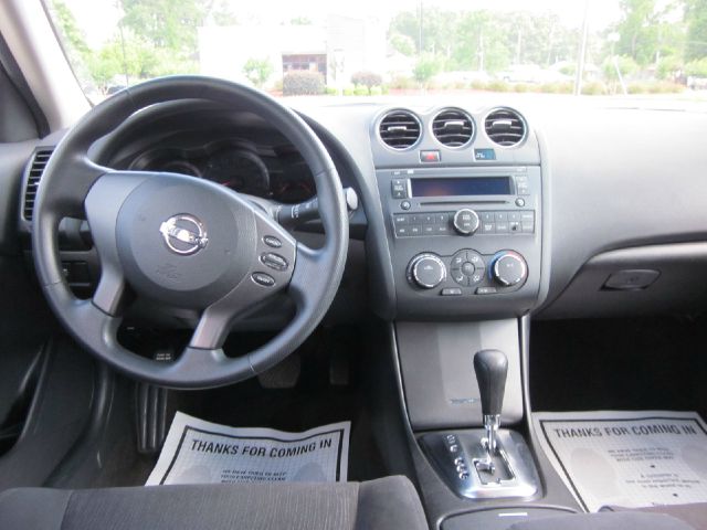 Nissan Altima 2011 photo 3