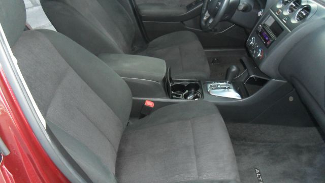 Nissan Altima 2011 photo 2