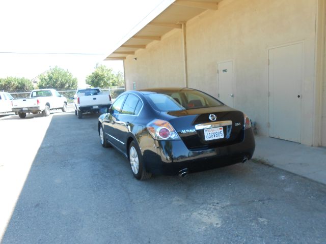 Nissan Altima 2011 photo 1