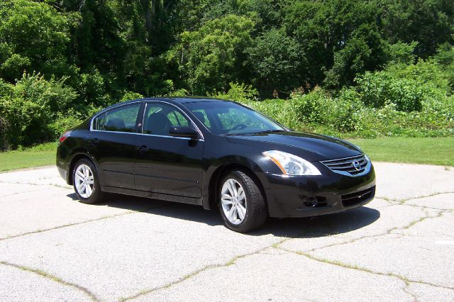 Nissan Altima 2011 photo 1