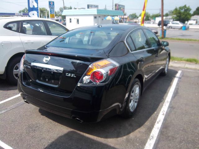 Nissan Altima 2011 photo 1