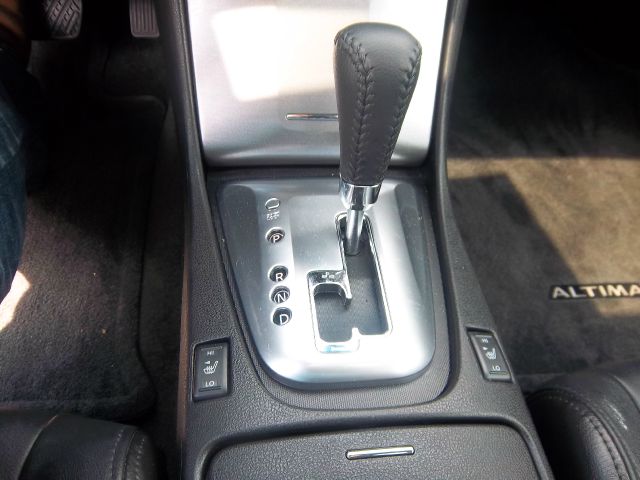 Nissan Altima 2011 photo 25