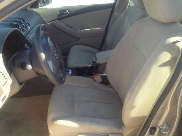 Nissan Altima 2011 photo 1