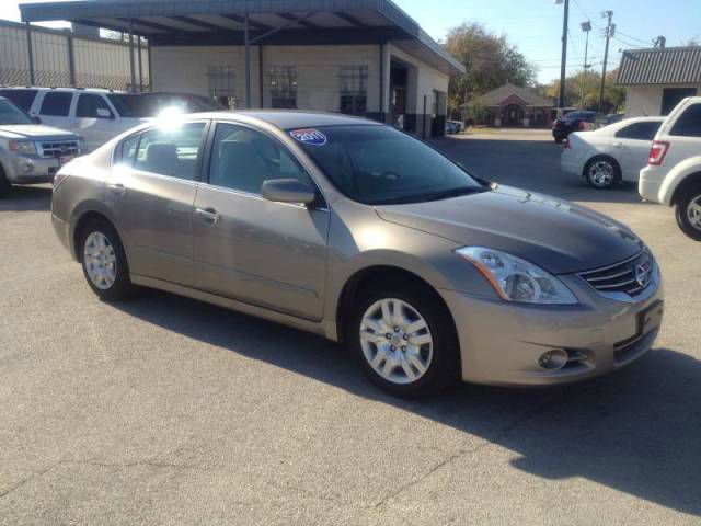 Nissan Altima 2011 photo 3