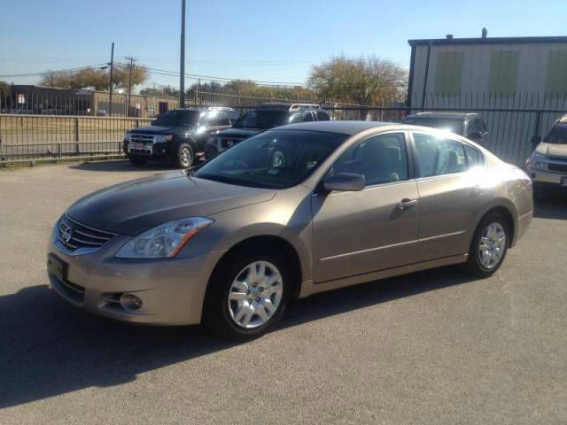 Nissan Altima 2011 photo 4