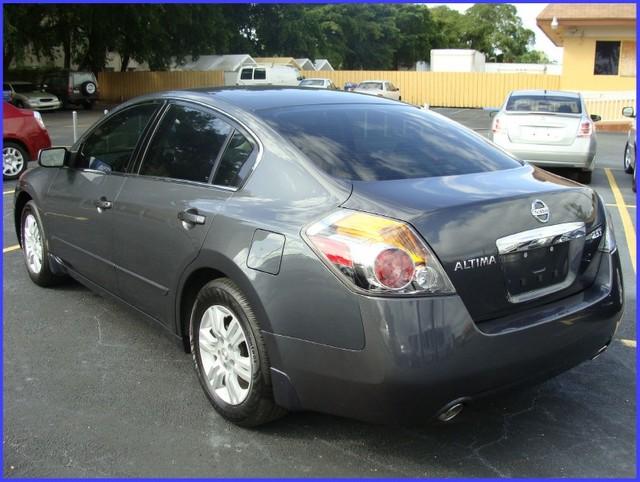 Nissan Altima 2011 photo 3