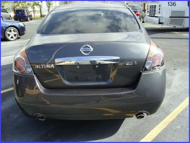 Nissan Altima 2011 photo 4