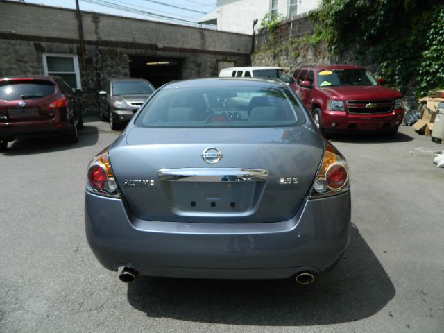 Nissan Altima 2011 photo 1