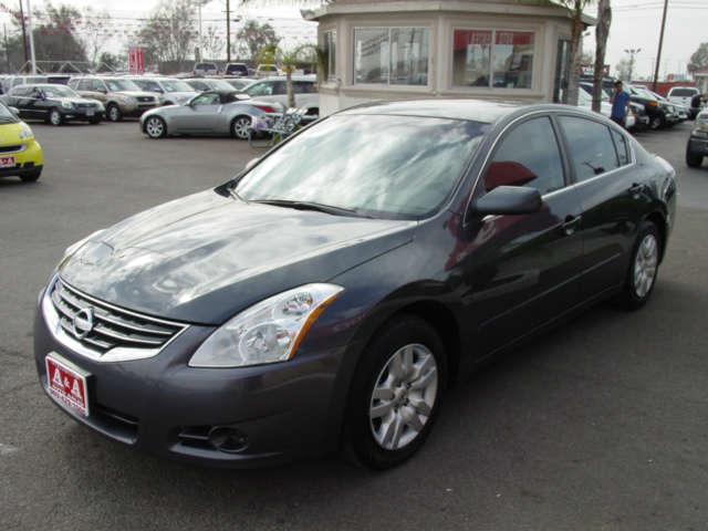 Nissan Altima 2011 photo 4