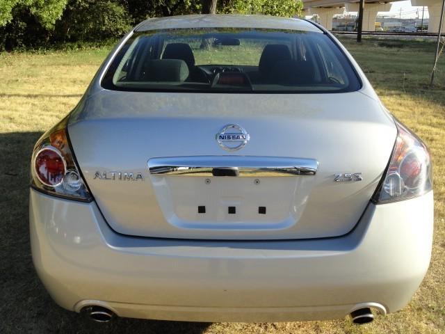 Nissan Altima 2011 photo 3