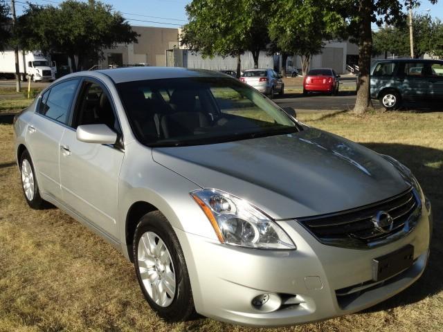 Nissan Altima 2011 photo 4