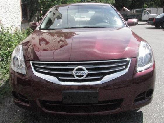 Nissan Altima 2011 photo 1