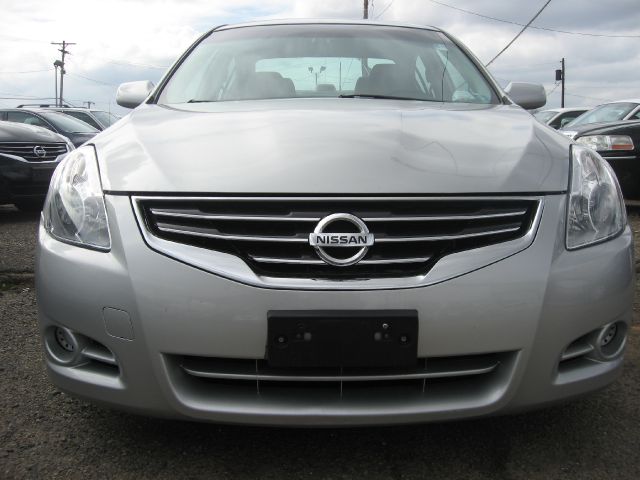 Nissan Altima 2011 photo 1