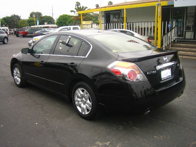 Nissan Altima Pickupslt Quad Cab SWB 4WD 4x4 Truck Sedan