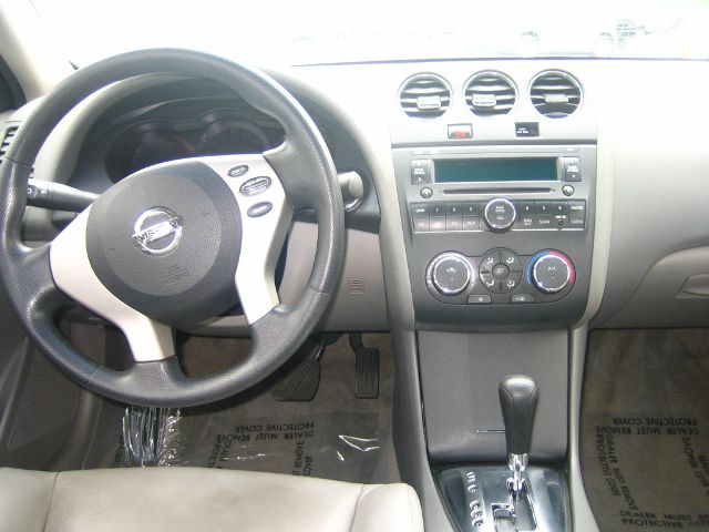 Nissan Altima 2011 photo 7