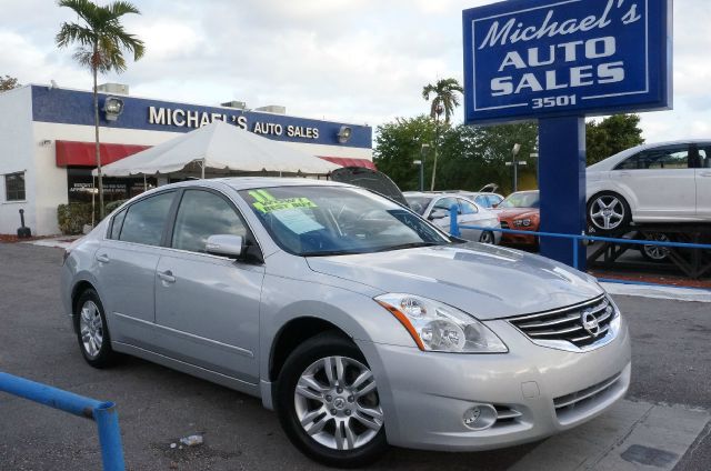 Nissan Altima 2011 photo 1