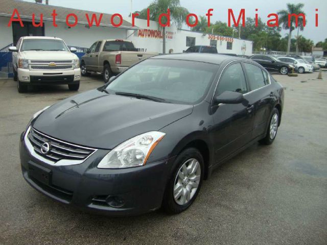 Nissan Altima 2012 photo 1