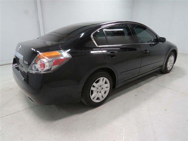 Nissan Altima 2012 photo 2