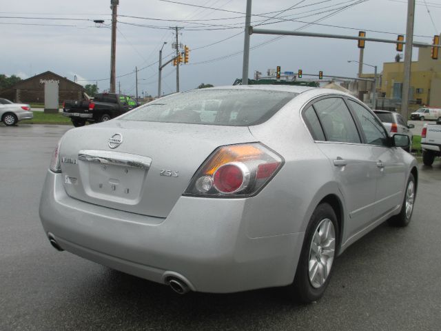 Nissan Altima 2012 photo 1