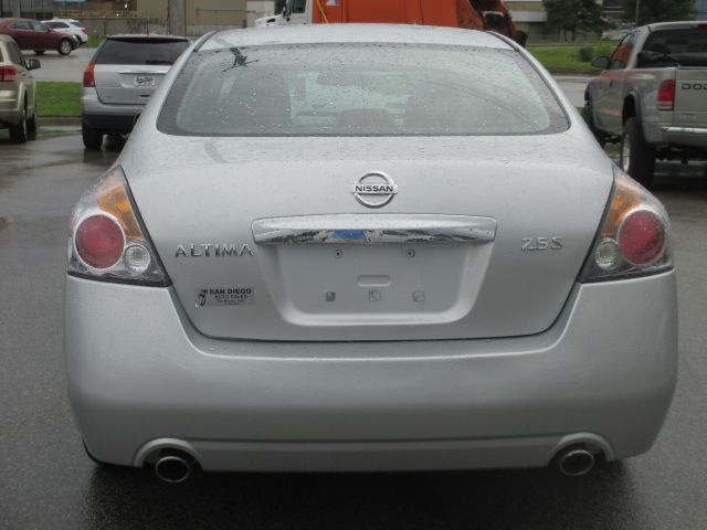 Nissan Altima 2012 photo 2