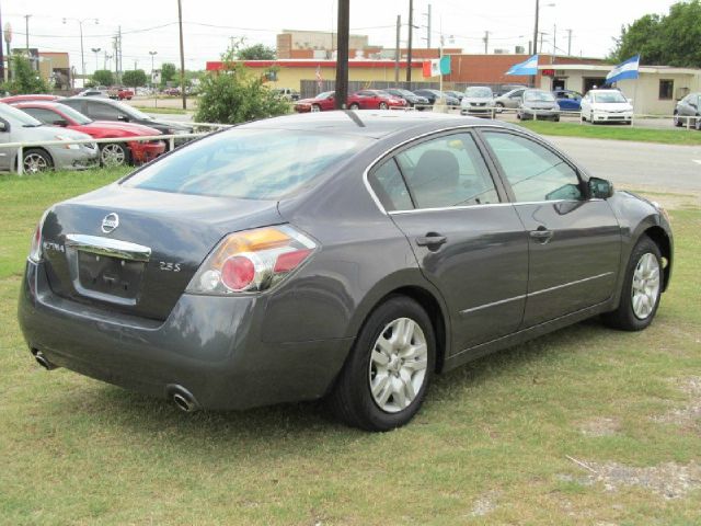 Nissan Altima Pickupslt Quad Cab SWB 4WD 4x4 Truck Sedan