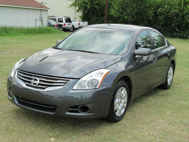 Nissan Altima 2012 photo 2