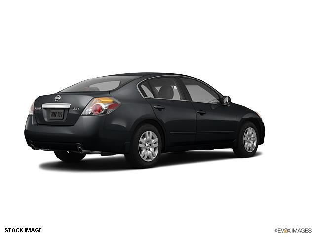 Nissan Altima 2012 photo 2