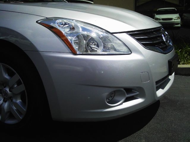 Nissan Altima 2012 photo 1