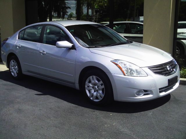 Nissan Altima 2012 photo 2