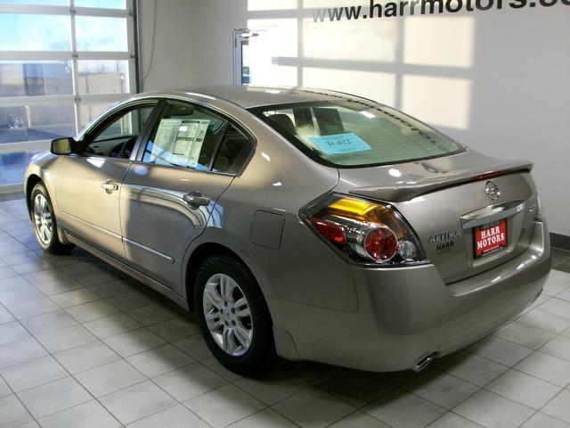 Nissan Altima 2012 photo 1