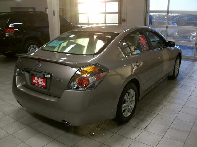 Nissan Altima 2012 photo 2