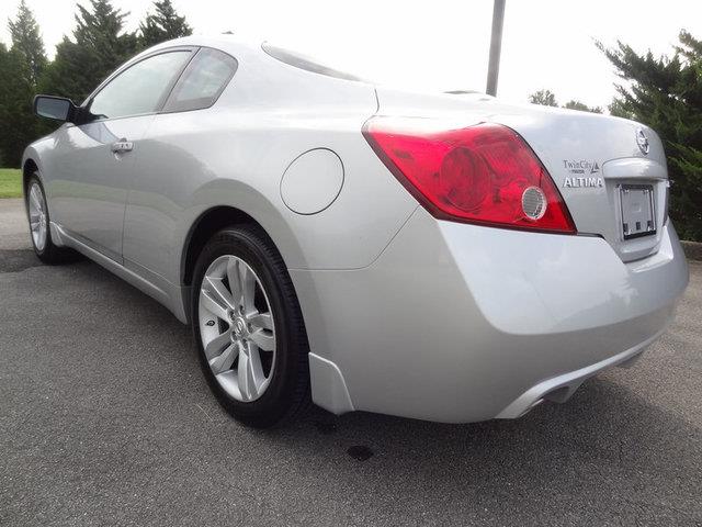 Nissan Altima 2012 photo 1