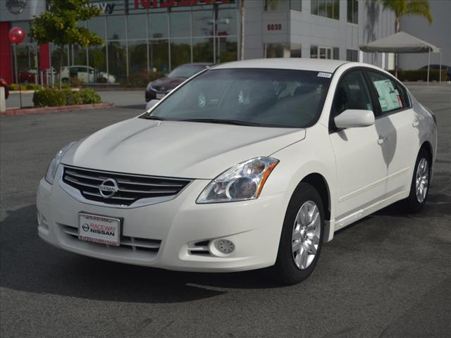 Nissan Altima 2012 photo 1