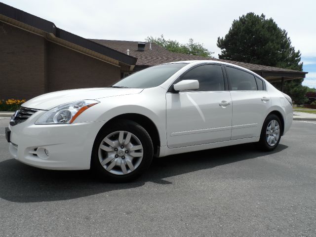 Nissan Altima 2012 photo 1