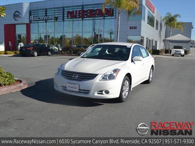 Nissan Altima 3dr HB Manual Spec (natl) Sedan