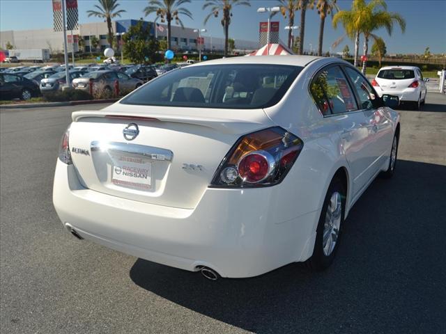 Nissan Altima 2012 photo 5