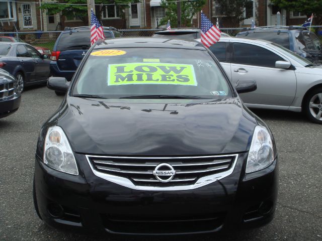 Nissan Altima Pickupslt Quad Cab SWB 4WD 4x4 Truck Sedan