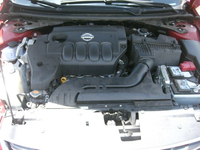 Nissan Altima Pickupslt Quad Cab SWB 4WD 4x4 Truck Sedan