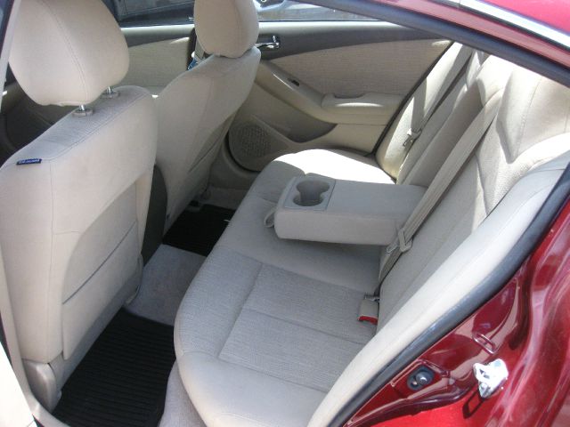 Nissan Altima 2012 photo 2