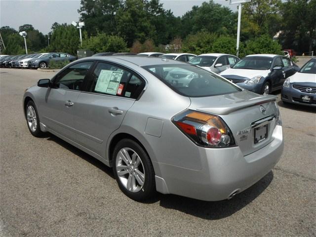 Nissan Altima 2012 photo 2