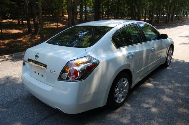 Nissan Altima 2012 photo 2